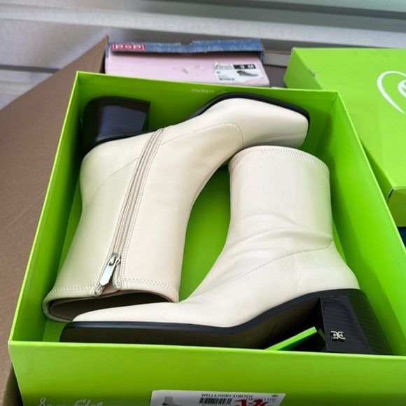 SAM EDELMAN Women's Wells Block-Heel Booties - Picture 2 of 7